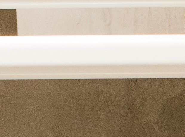 Handtuchheizkörper an einer Wand hängend